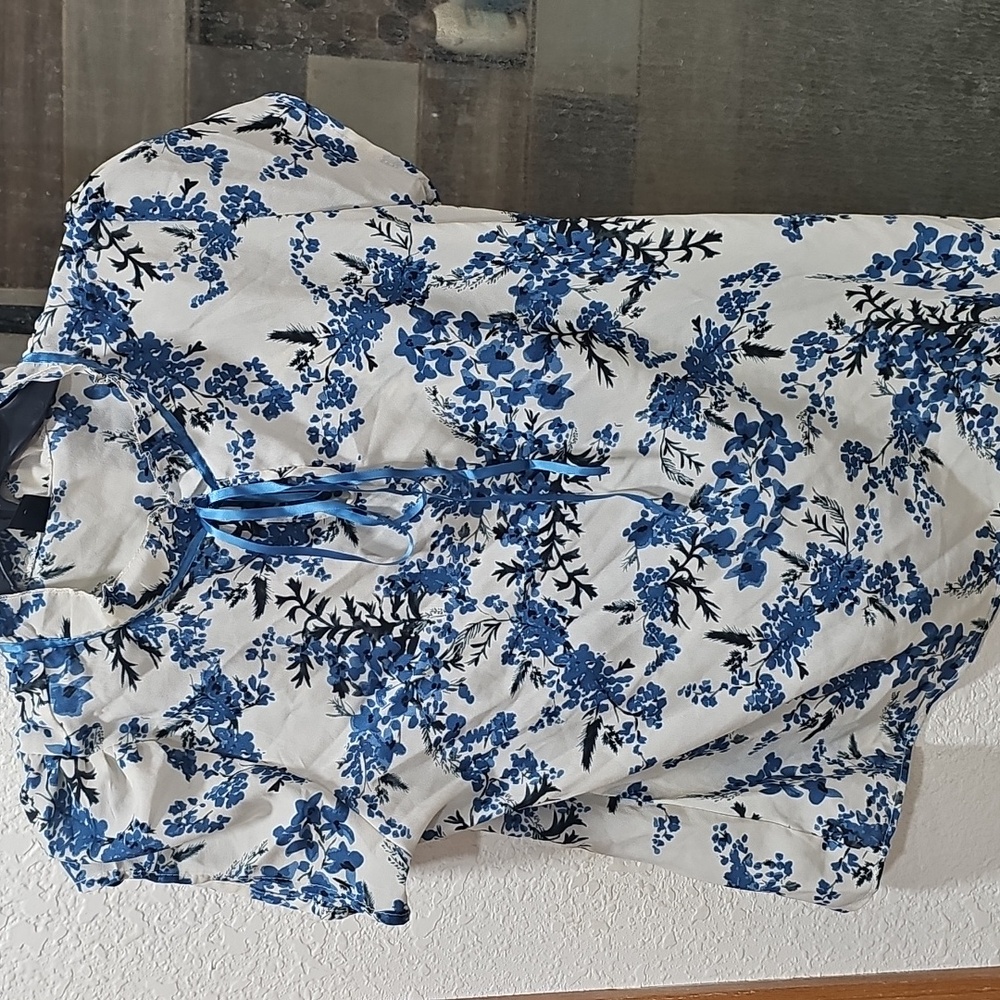 SHEIN Blue and White Floral Blouse